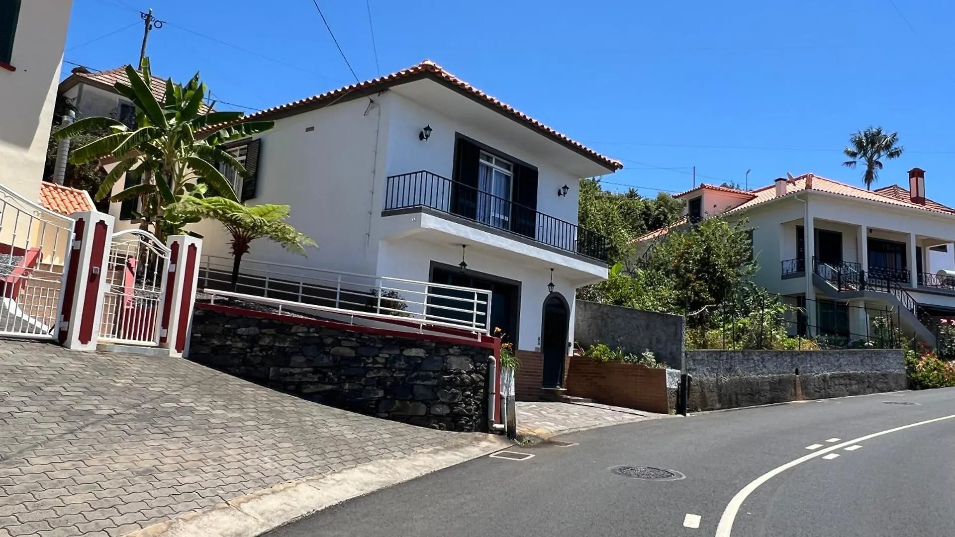 Villa Casa Nova - Maison Avec Garage, Terrasse & Balcon Ponta do Sol